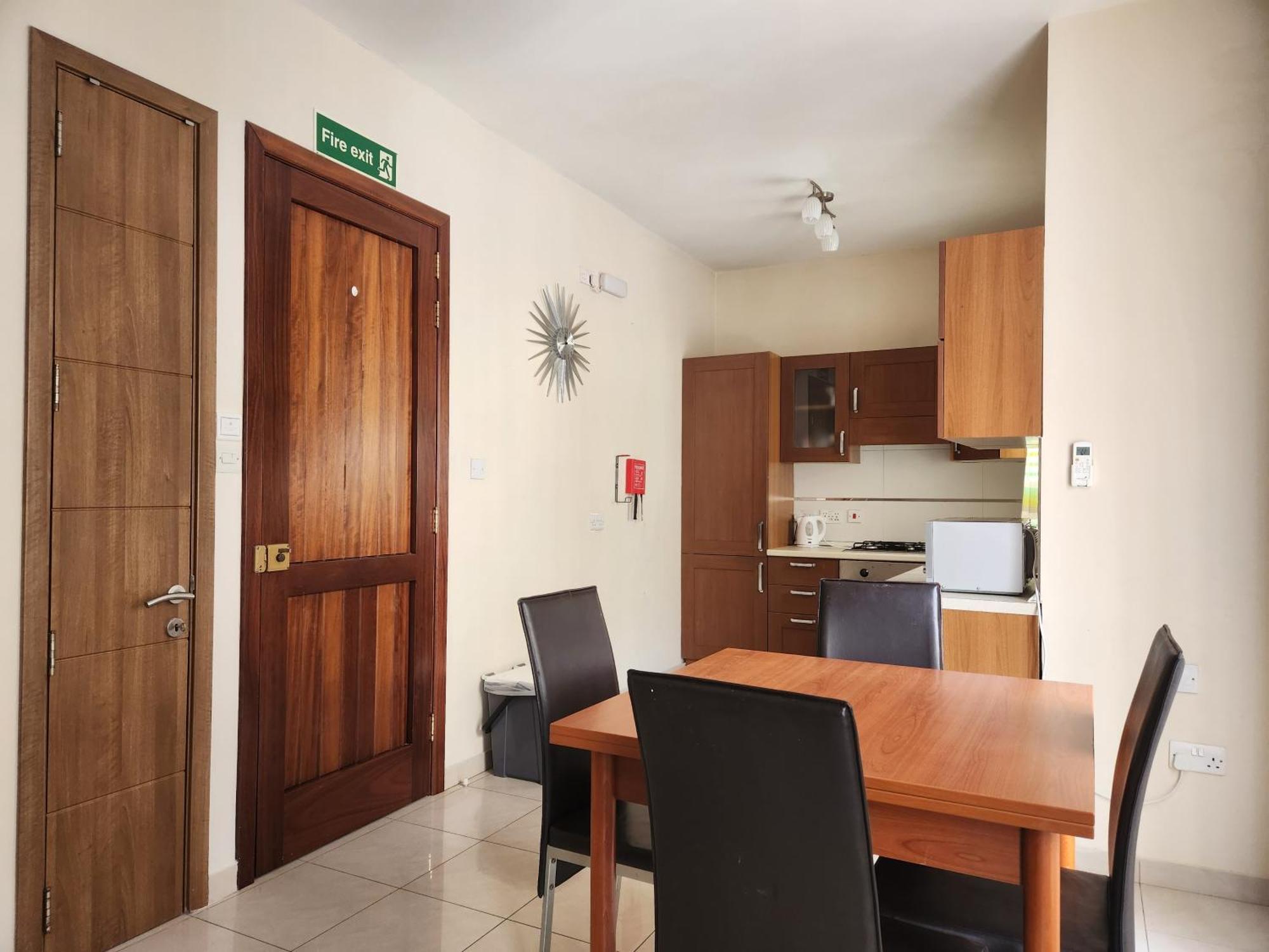 Sea Views Apartment-wifi-sleep 5 Apartment Marsaskala